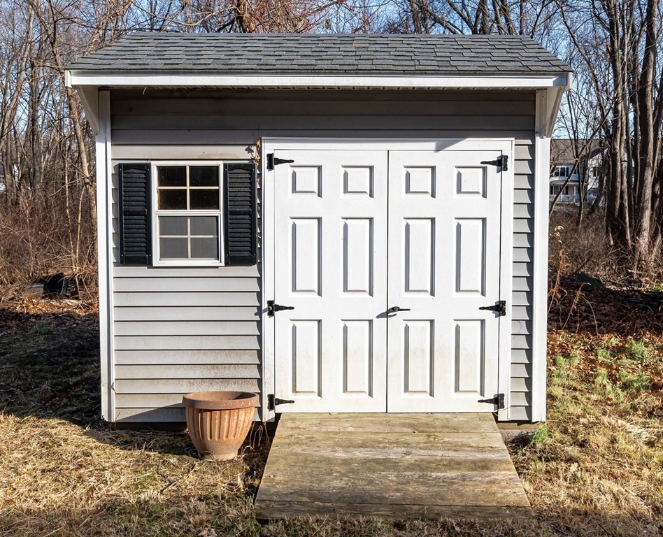 Haverhill, Massachusetts 01832, United States, 3 Bedrooms Bedrooms, ,2 BathroomsBathrooms,Residential,Active,171652