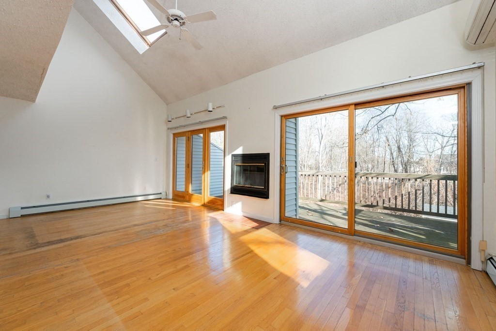 Haverhill, Massachusetts 01832, United States, 3 Bedrooms Bedrooms, ,2 BathroomsBathrooms,Residential,Active,171652