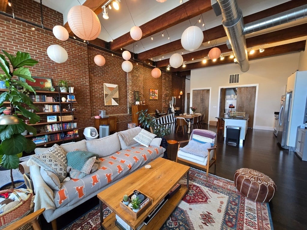 154 W 2nd St #216, Boston, MA Photo #2