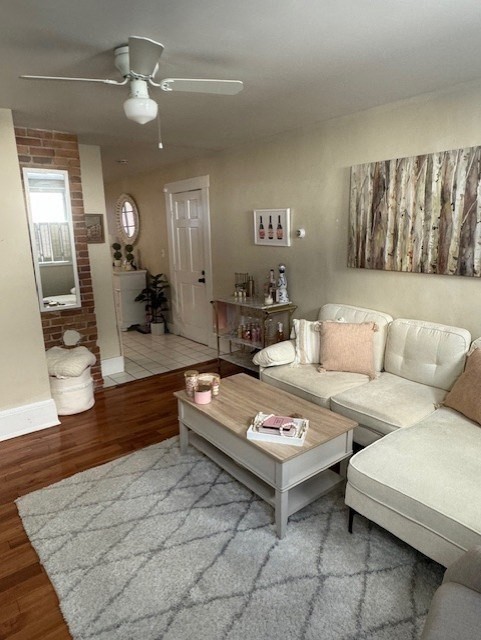 Click for 317 Silver St #1, Boston, MA slideshow Click for 317 Silver St #1, Boston, MA slideshow