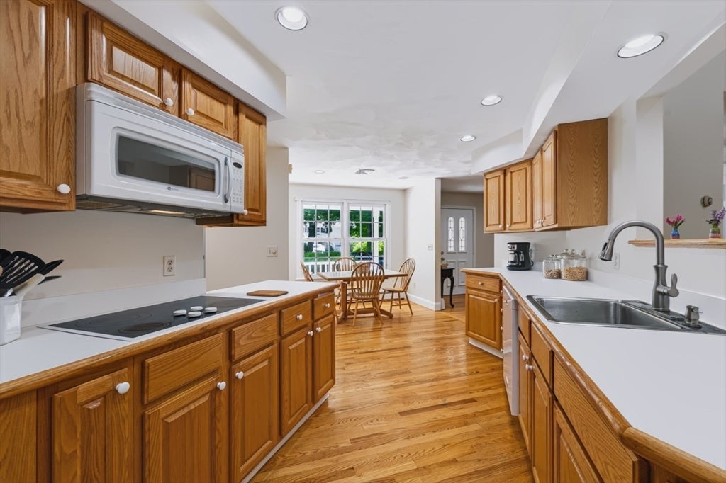 5 Day Avenue, Danvers, MA, 5 Day Avenue, Danvers, MA Photo #11
