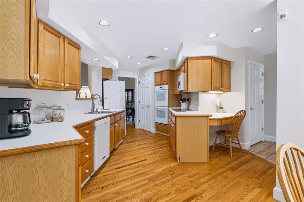 5 Day Avenue, Danvers, MA, 5 Day Avenue, Danvers, MA Photo #12