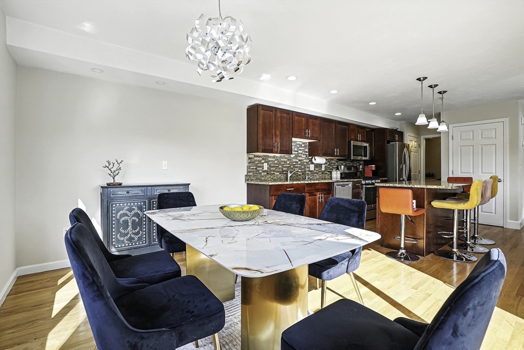 12 Queen Isabella Way 12