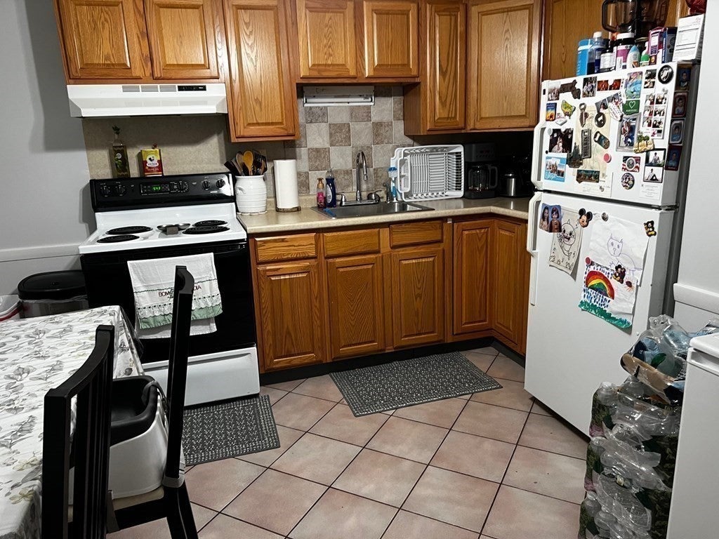 Photo of 31 Montvale Ave, Woburn, MA