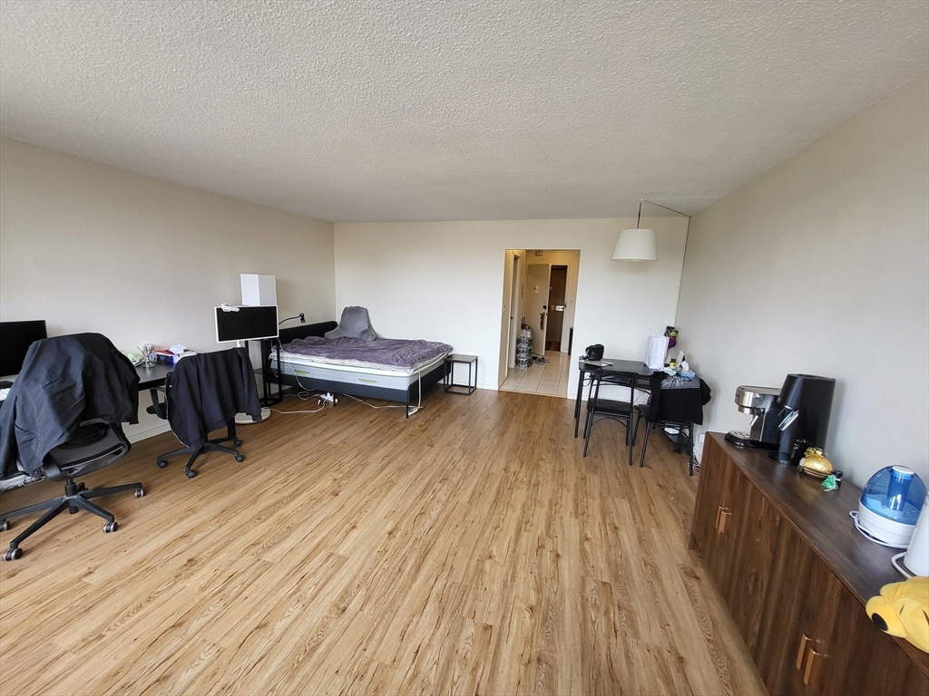 44 Washington St. 709