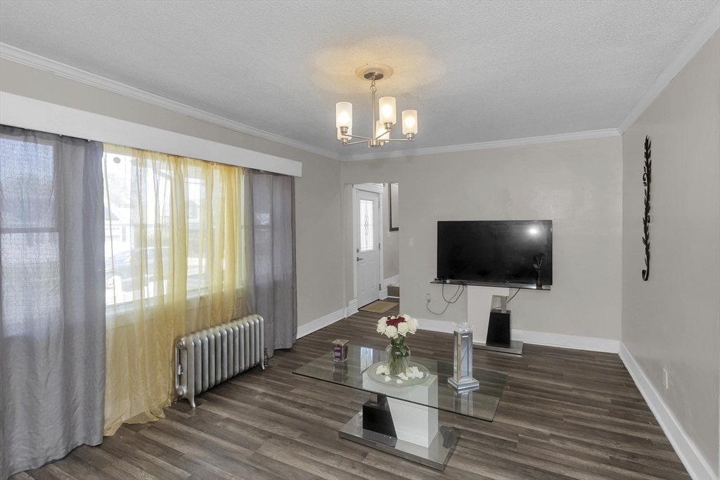 15 Merida St, Springfield, MA Photo #9