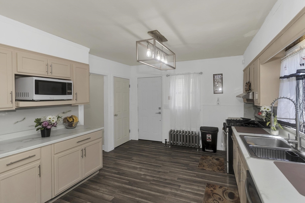 15 Merida St, Springfield, MA Photo #4