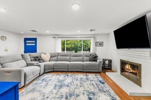 32 Gunhouse St Sharon MA 02067