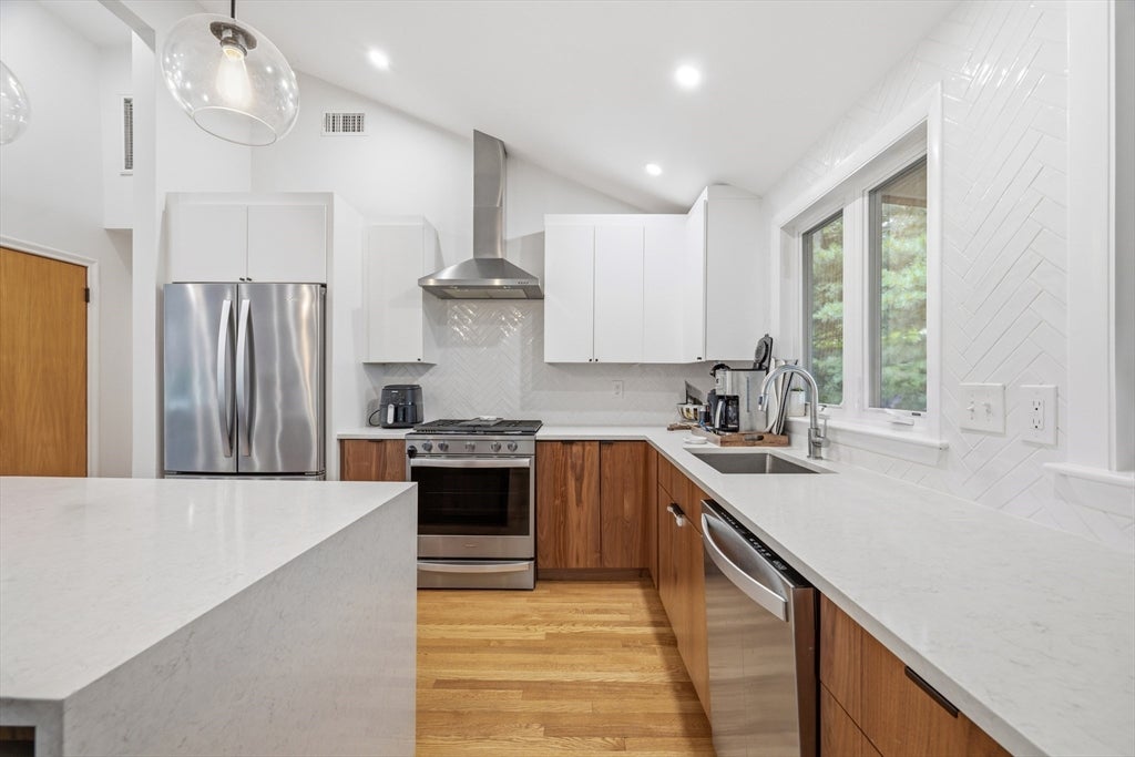 40 Sunset Hill Rd, Boston, MA Photo #5