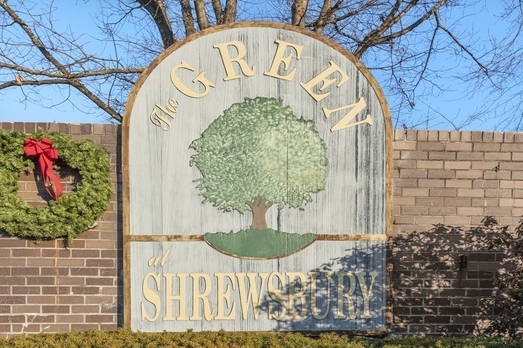 44 Shrewsbury Green Dr B