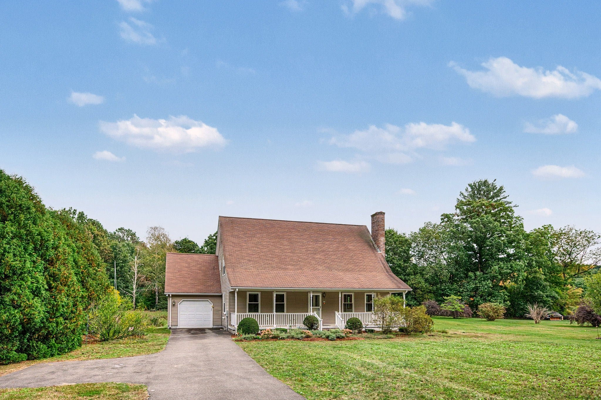 35 Cook Rd, Southampton, MA Photo #1