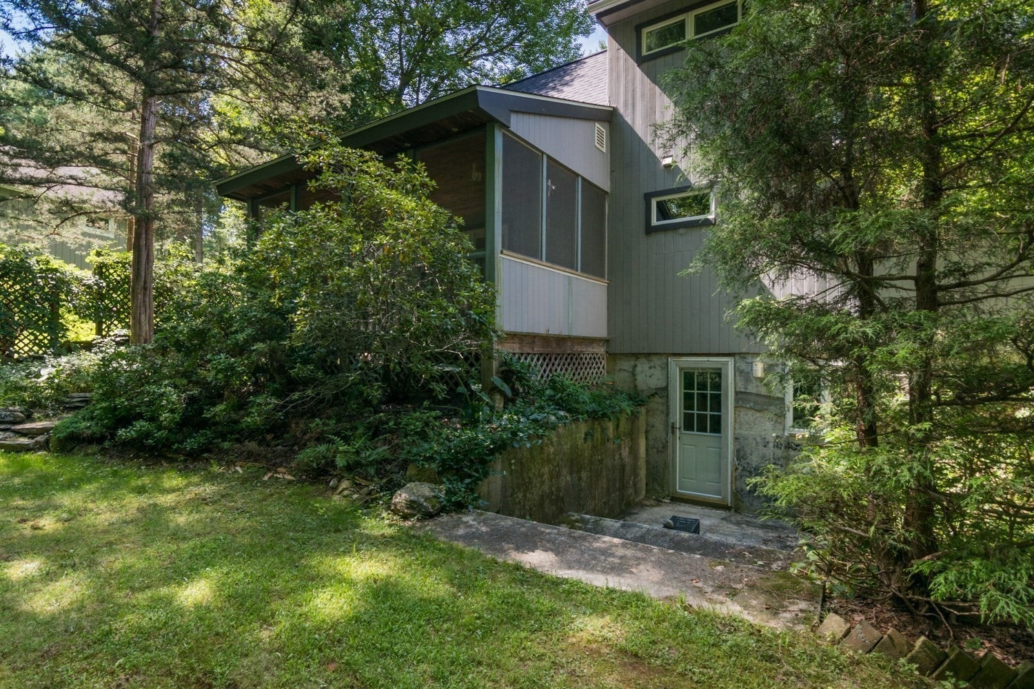 97 Crossbrook Ave, Amherst, MA Photo #32