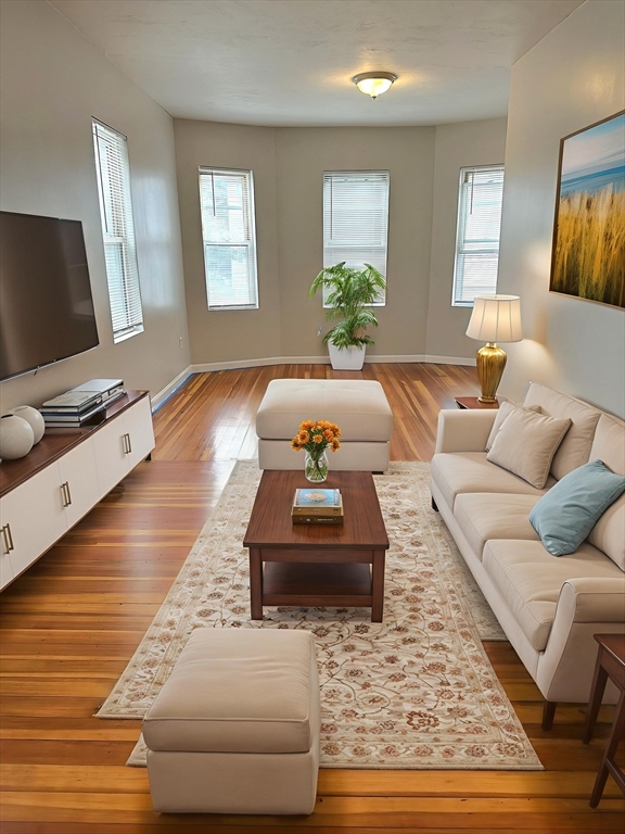 1126 Washington 5