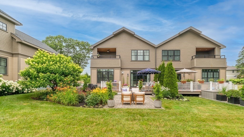10 Magnolia Avenue 2