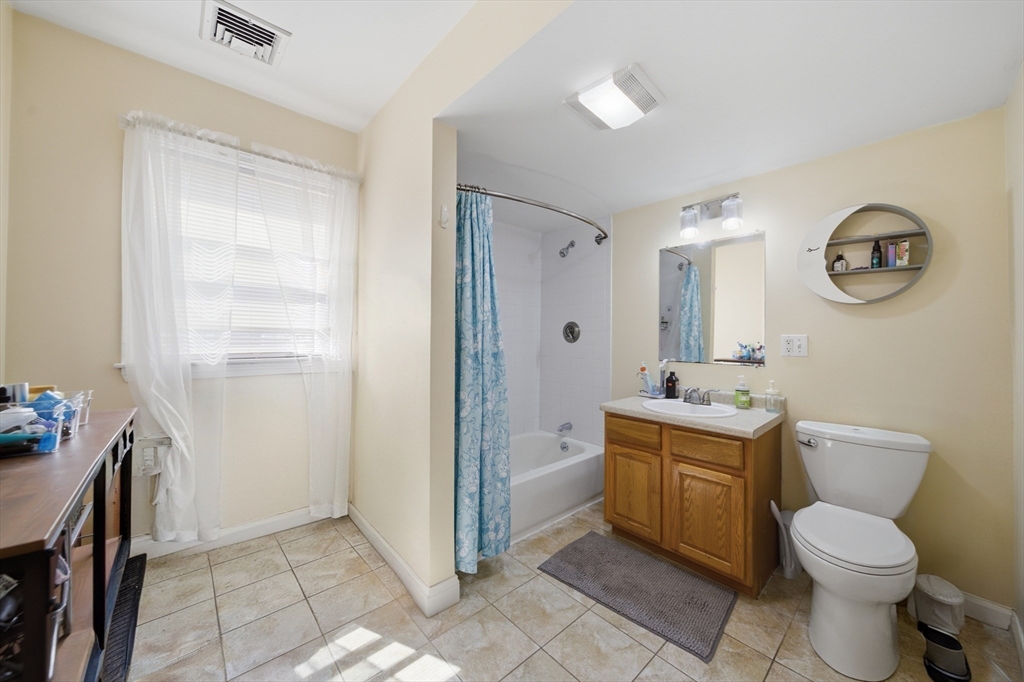 27 Ellington St 2