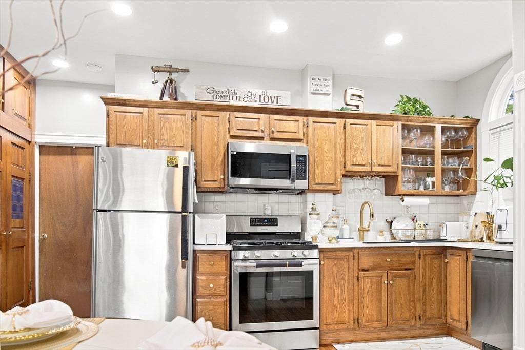 418 Ash St, Brockton, MA Photo #15