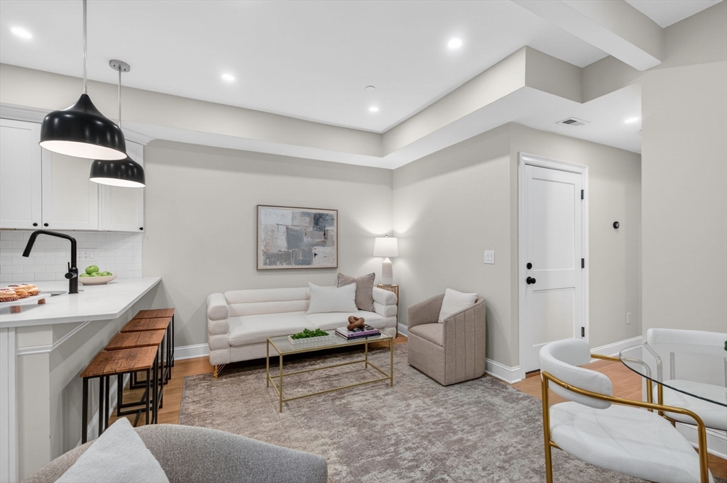 5 Garden Court St. 3