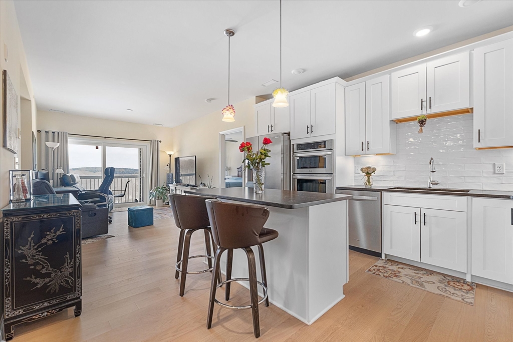 1 Peters Farm Way 411