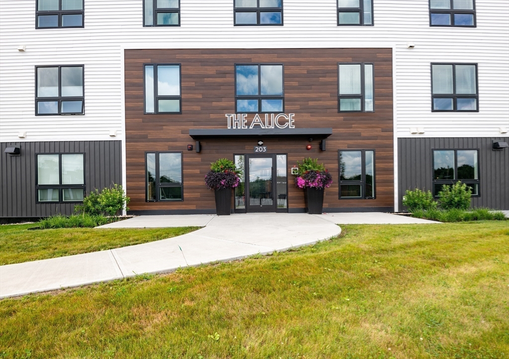 203 Lowell St. 202