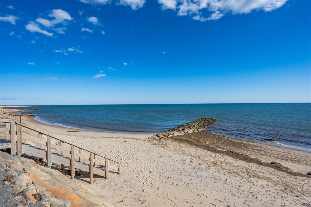 Dennis, Massachusetts 02639, United States, 7 Bedrooms Bedrooms, ,6 BathroomsBathrooms,Residential,Active,85617