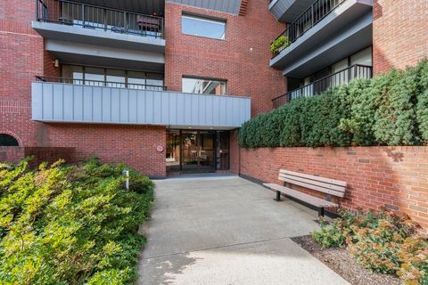 Photo of 75 Grove Street #228, Wellesley, MA 02482 (MLS # 73439504)