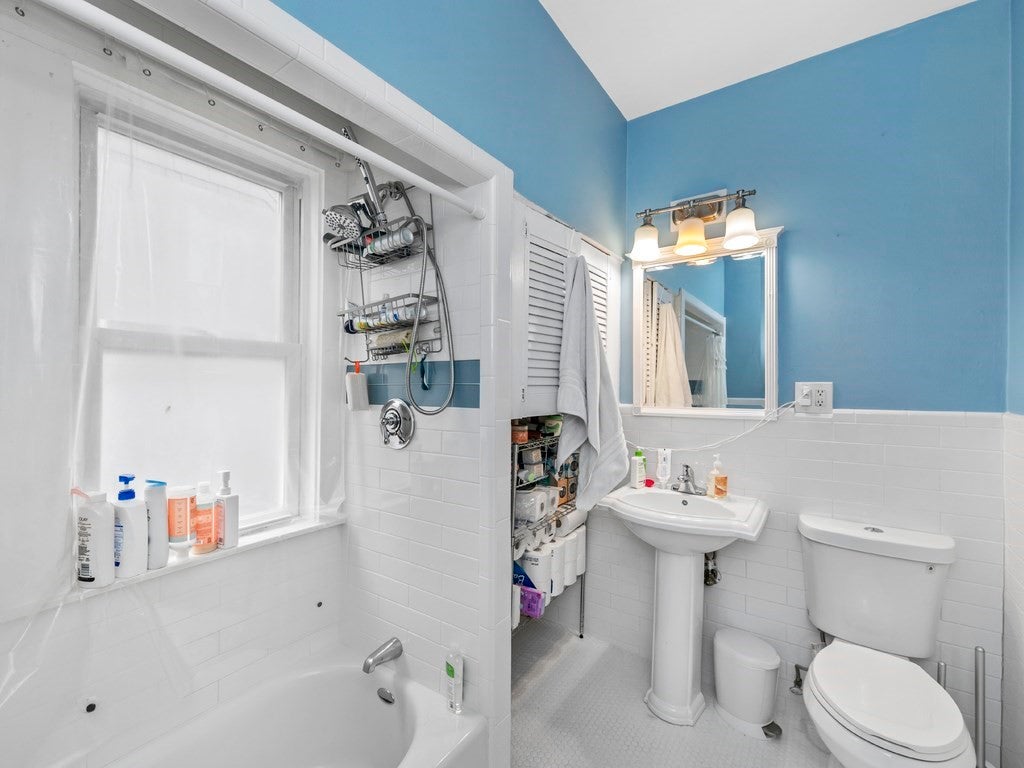 28 Magnolia Street #1, Arlington, MA Photo #8