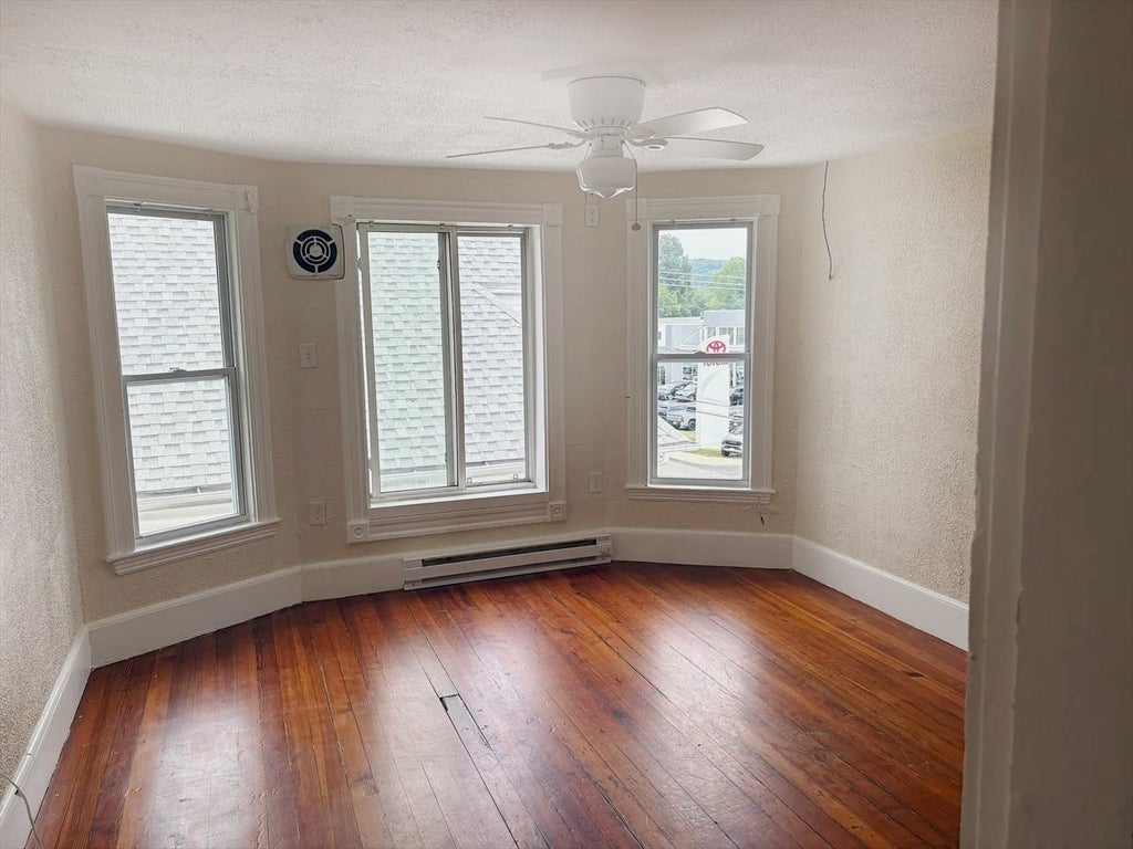 Click for 633 River Street #A, Haverhill, MA slideshow Click for 633 River Street #A, Haverhill, MA slideshow