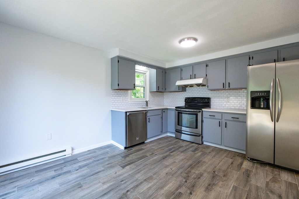 Attleboro, Massachusetts 02703, United States, 3 Bedrooms Bedrooms, ,1 BathroomBathrooms,Residential,Contingent,136079