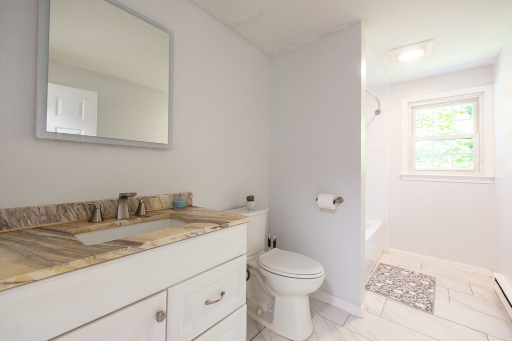 Attleboro, Massachusetts 02703, United States, 3 Bedrooms Bedrooms, ,1 BathroomBathrooms,Residential,Contingent,136079