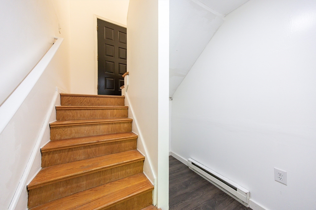 Attleboro, Massachusetts 02703, United States, 3 Bedrooms Bedrooms, ,1 BathroomBathrooms,Residential,Contingent,136079