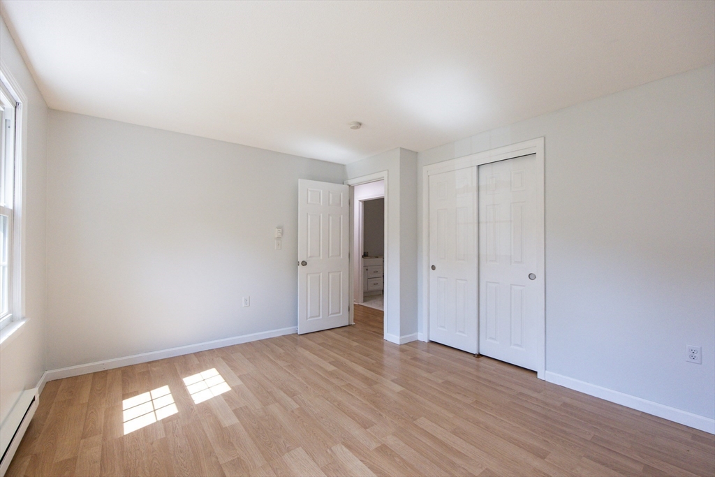 Attleboro, Massachusetts 02703, United States, 3 Bedrooms Bedrooms, ,1 BathroomBathrooms,Residential,Contingent,136079