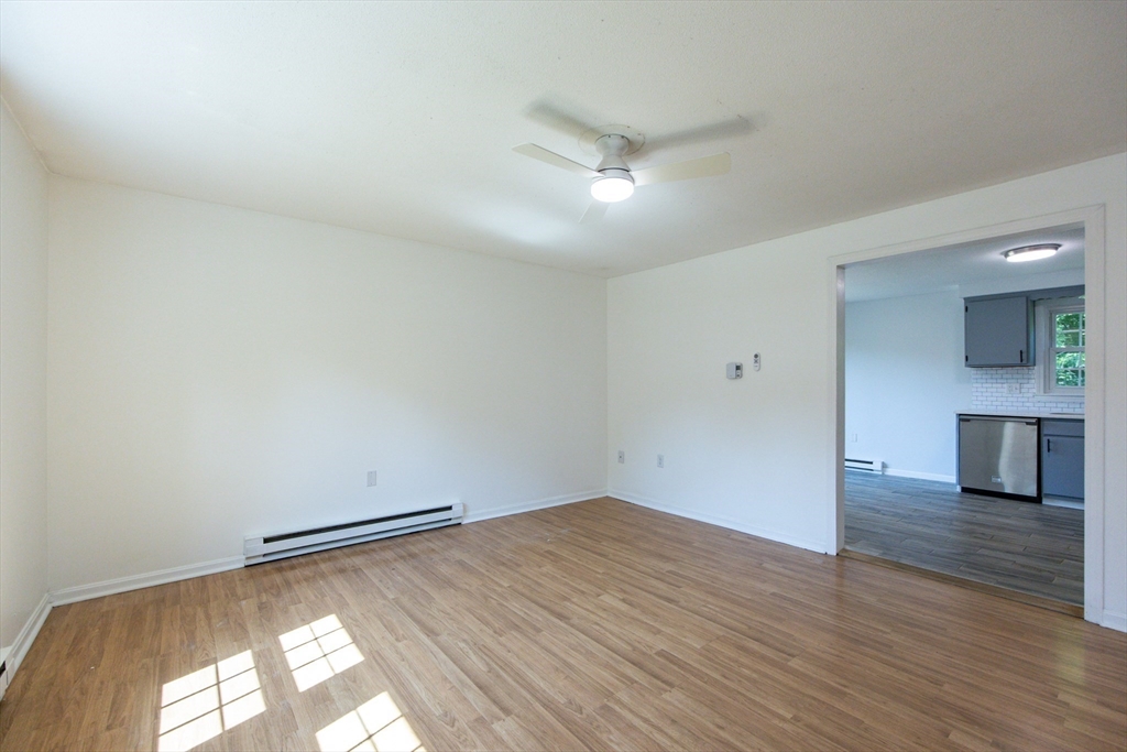 Attleboro, Massachusetts 02703, United States, 3 Bedrooms Bedrooms, ,1 BathroomBathrooms,Residential,Contingent,136079