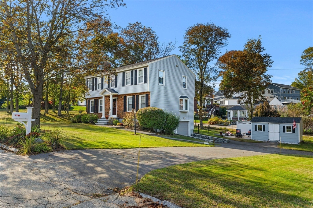 2 Arbor Glen Lane