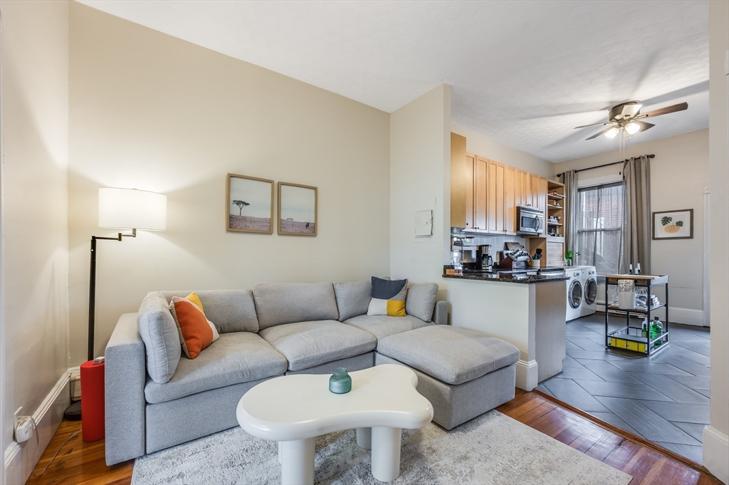 805 E 4th St 2