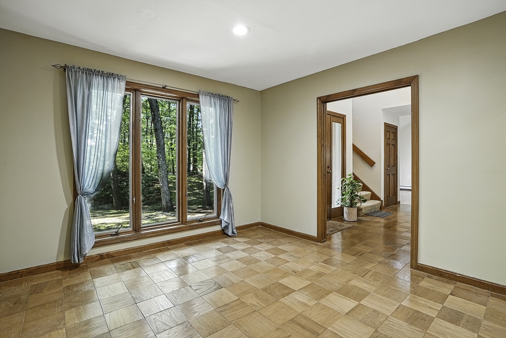 160 Floral St