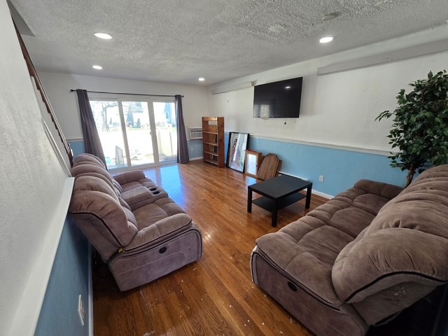 41 Foundry St 22-10