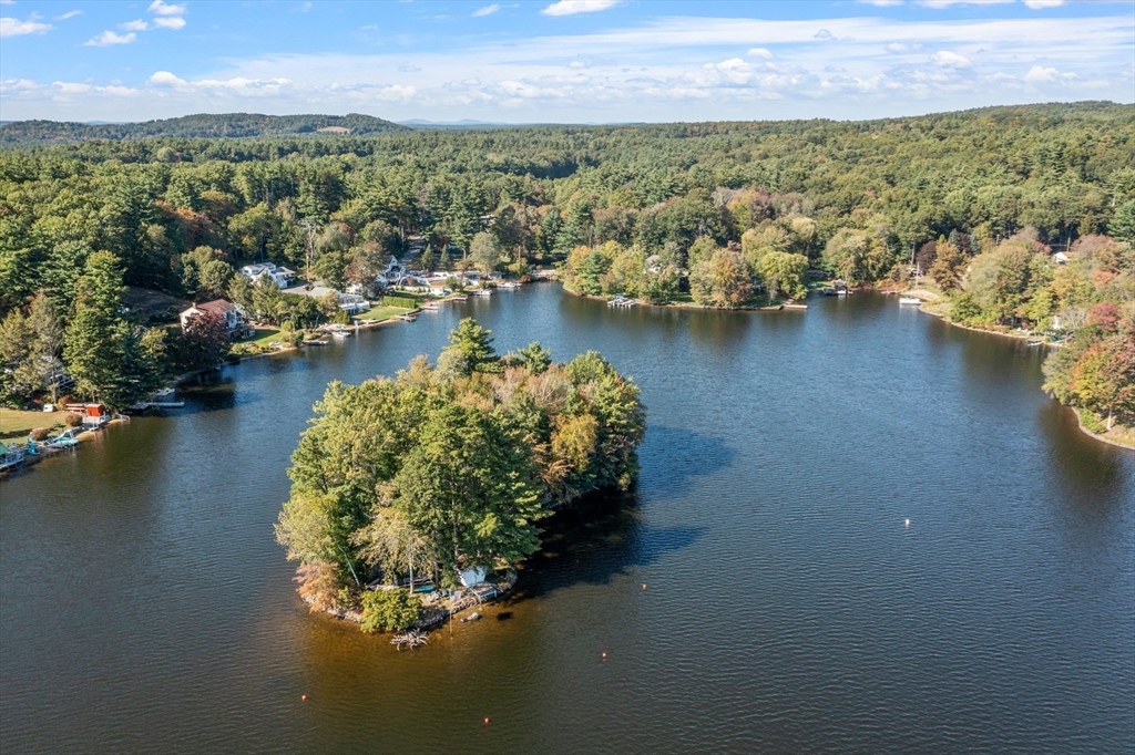 878 Flat Hill Rd