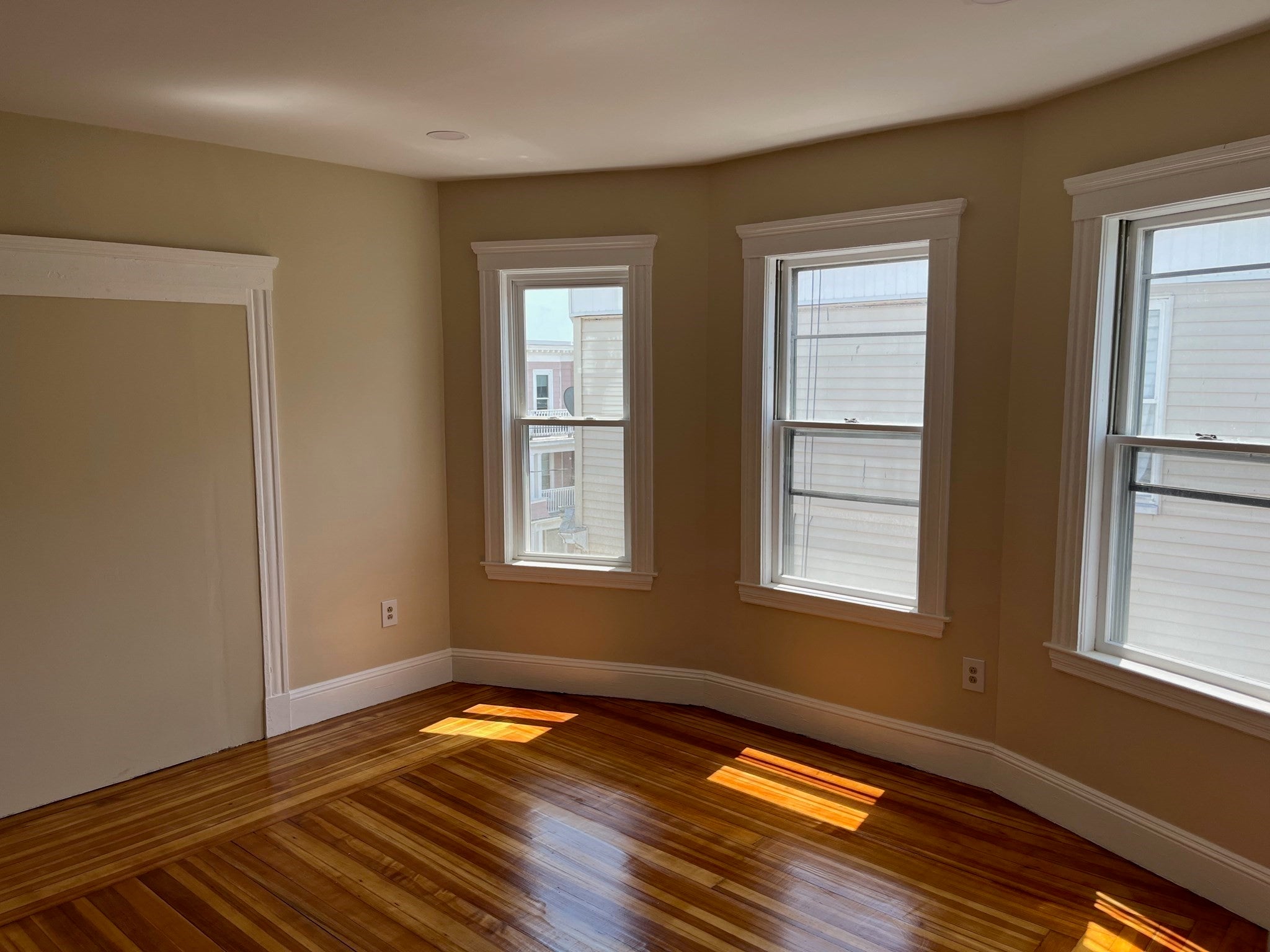 31 Barry St #2, Boston, MA Photo #13