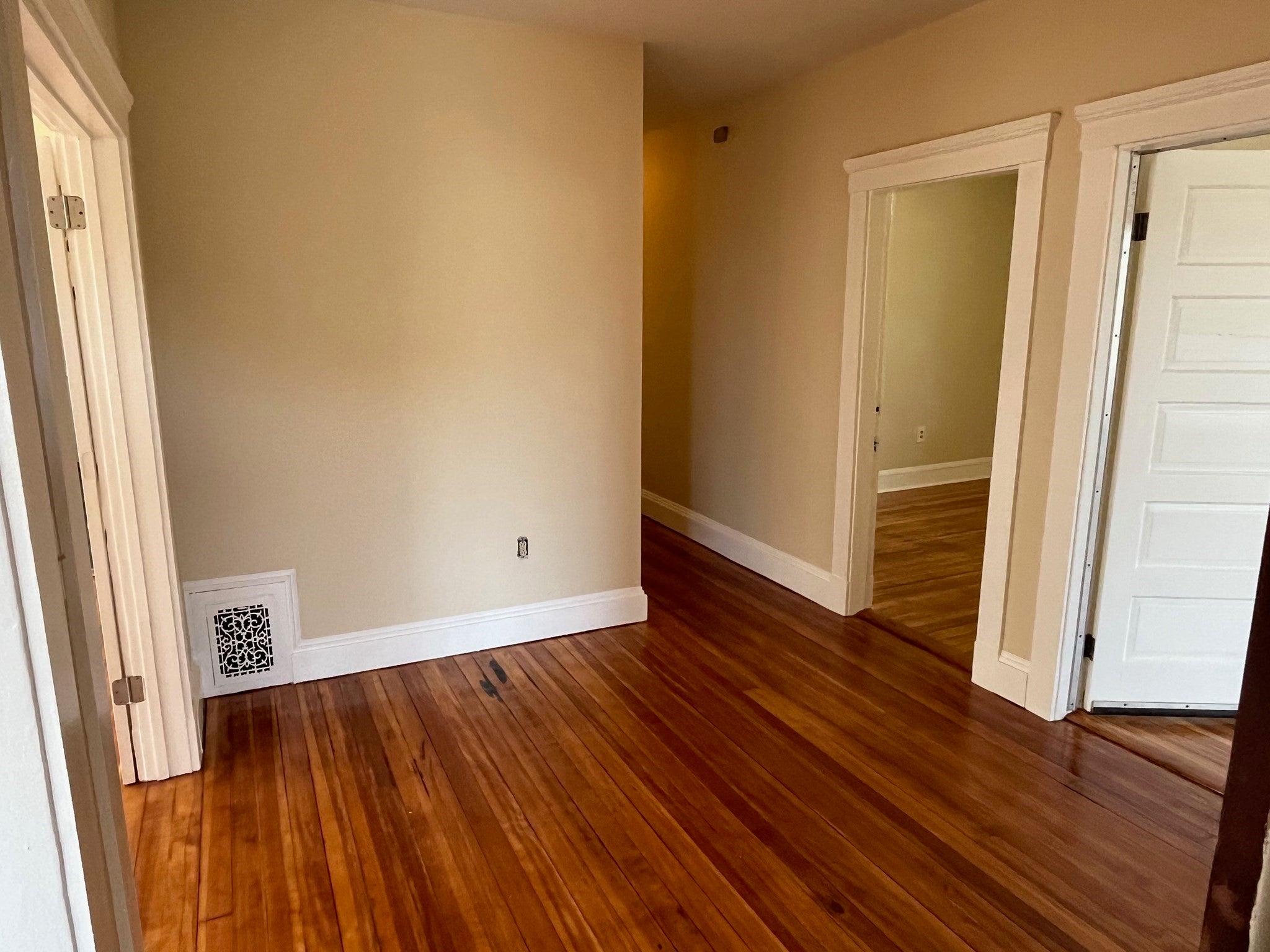 31 Barry St #2, Boston, MA Photo #9