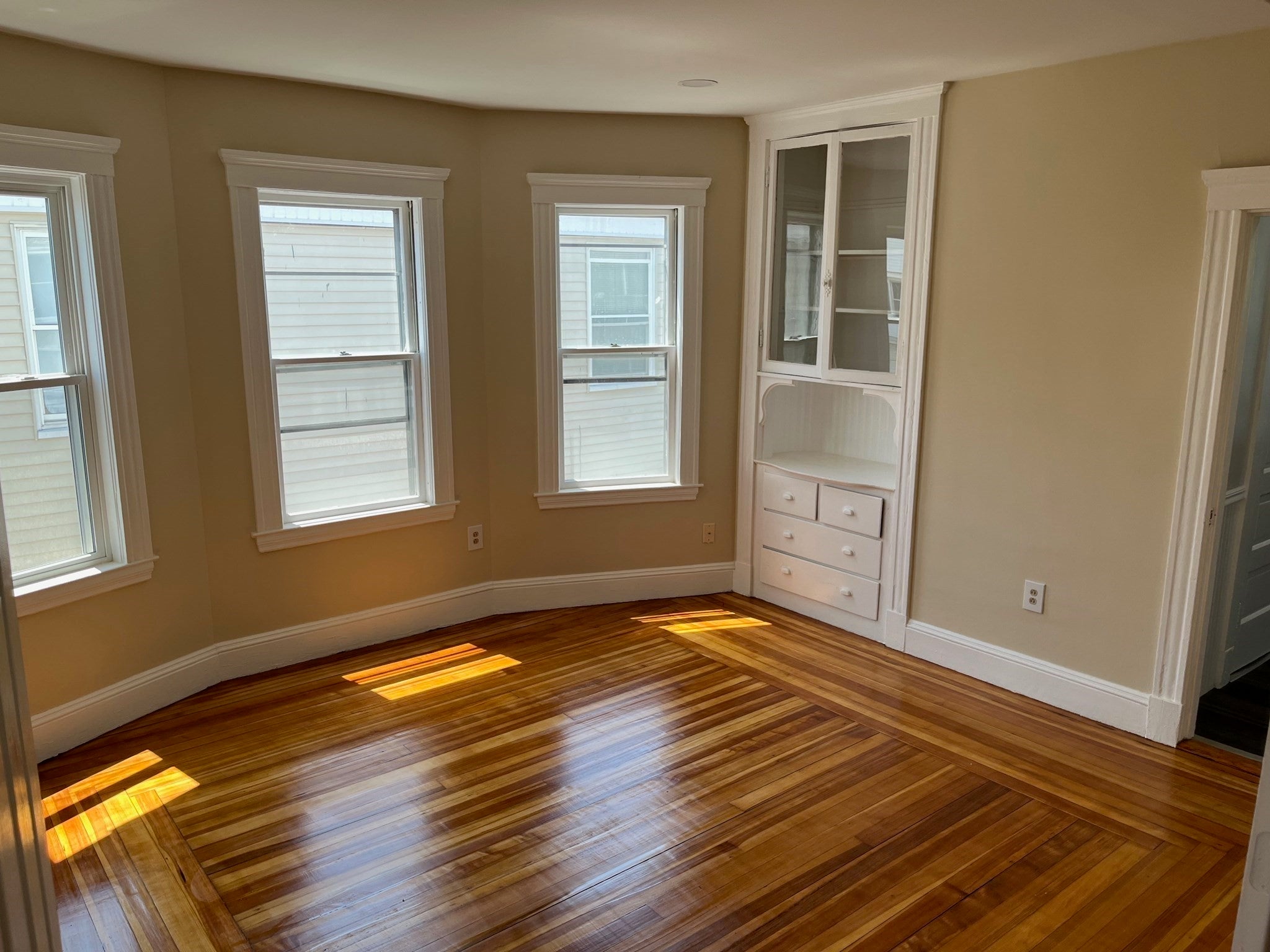31 Barry St #2, Boston, MA Photo #12
