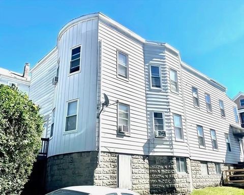 Photo of 8 Bourne St #2R, Worcester, MA 01606 (MLS # 73454740)