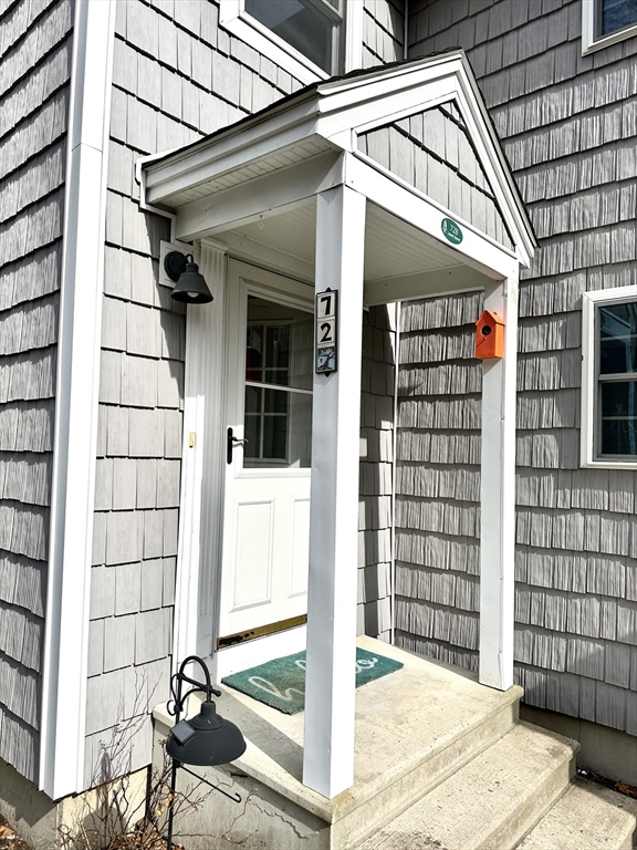 72 Laurel St B