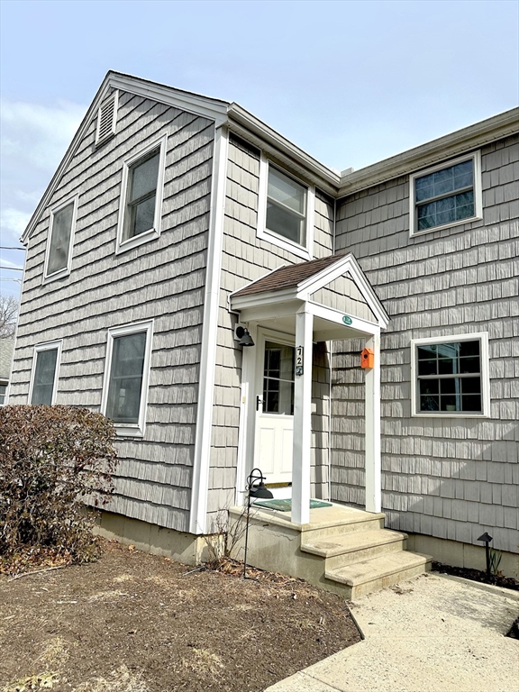 72 Laurel St B