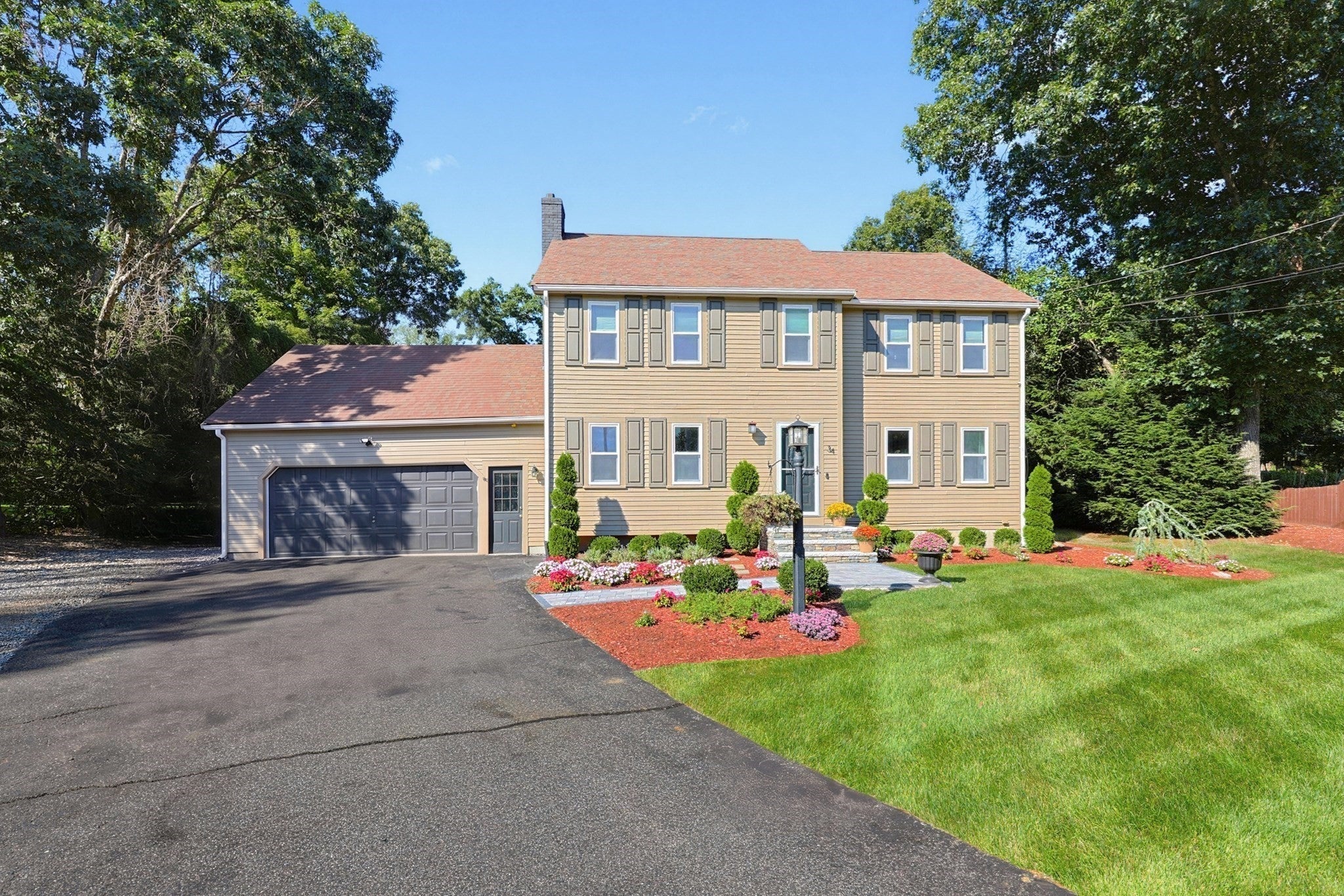 34 Zarek Dr