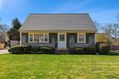 21 Harrington St Falmouth MA 02536