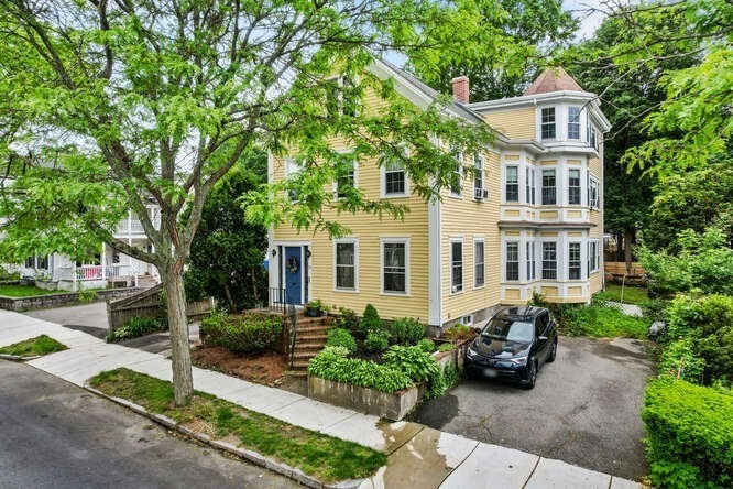 24 Park St