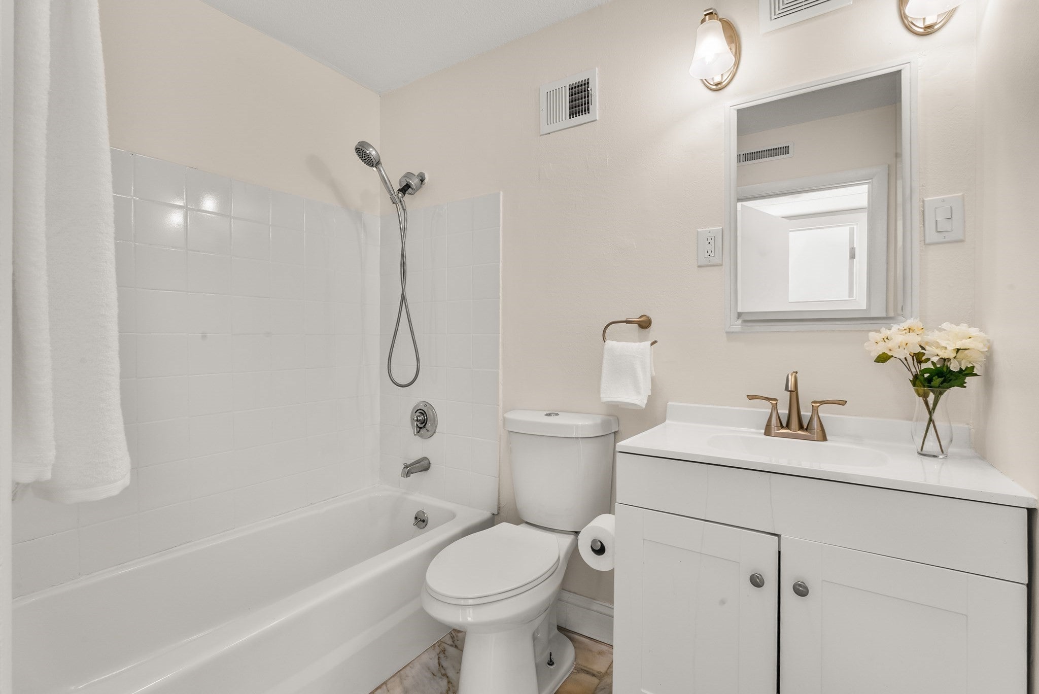 75 Colonel Bell Dr #12, Brockton, MA Photo #3