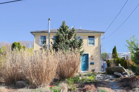 35 Pigeon Hill St Rockport MA 01966