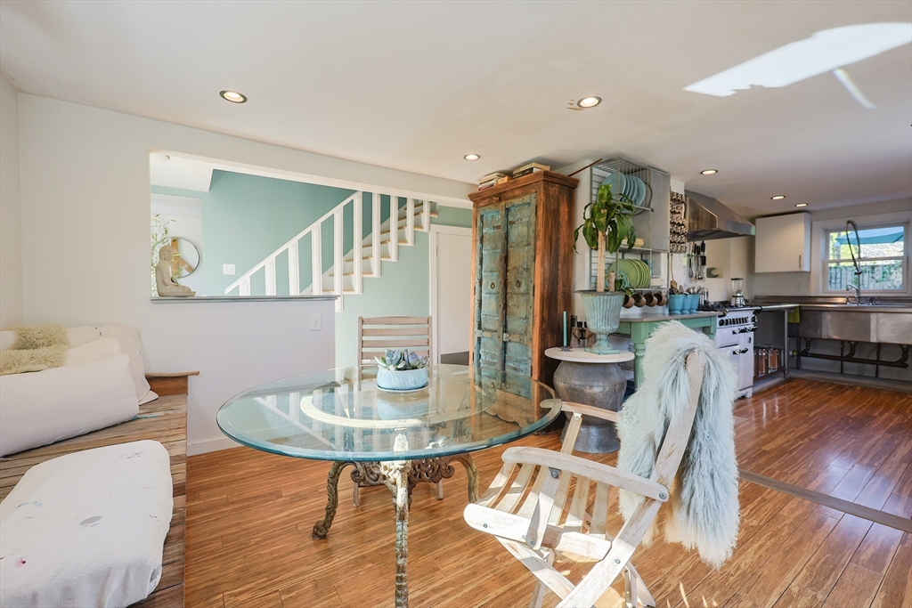 35 Pigeon Hill St