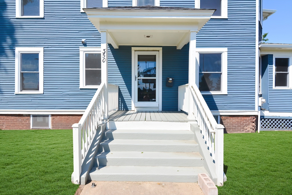 Click for 350 King St #1, Springfield, MA slideshow